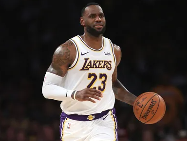 lebron-james-tidak-pantas-dibuatkan-patung-di-lakers