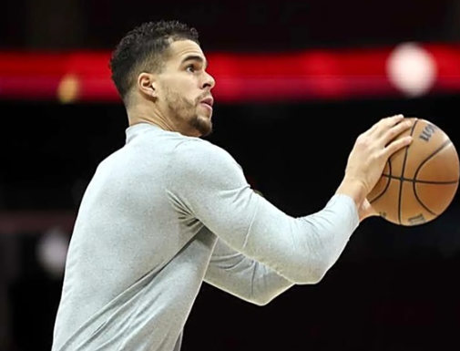 collin-gillespie-sebutkan-kebiasaaan-brooks-saat-latihan